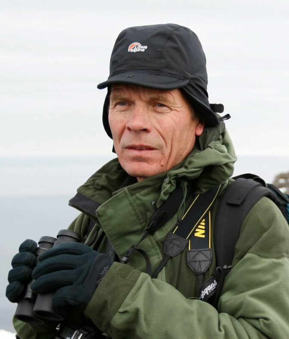 Arne Nævra (bildet) får som ventet motbør fra jegerhold når han foreslår å stanse eller begrense jakt i nasjonalparkene, skriver forfatteren av innlegget. Naturfotografen Arne Nævra på Svalbard.