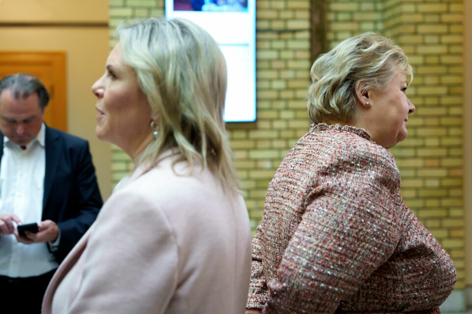 Flere vil ha Frp-leder Sylvi Listhaug (Frp) som statsminister, men hun ligger fortsatt bak Høyre-leder Erna Solberg (t.h) i meningsmålingen utført for Nettavisen. Arkivfoto. Foto: Cornelius Poppe / NTB Flere vil ha Frp-leder Sylvi Listhaug (Frp) som statsminister, men hun ligger fortsatt bak Høyre-leder Erna Solberg (t.h) i meningsmålingen utført for Nettavisen. Arkivfoto. Foto: Cornelius Poppe / NTB