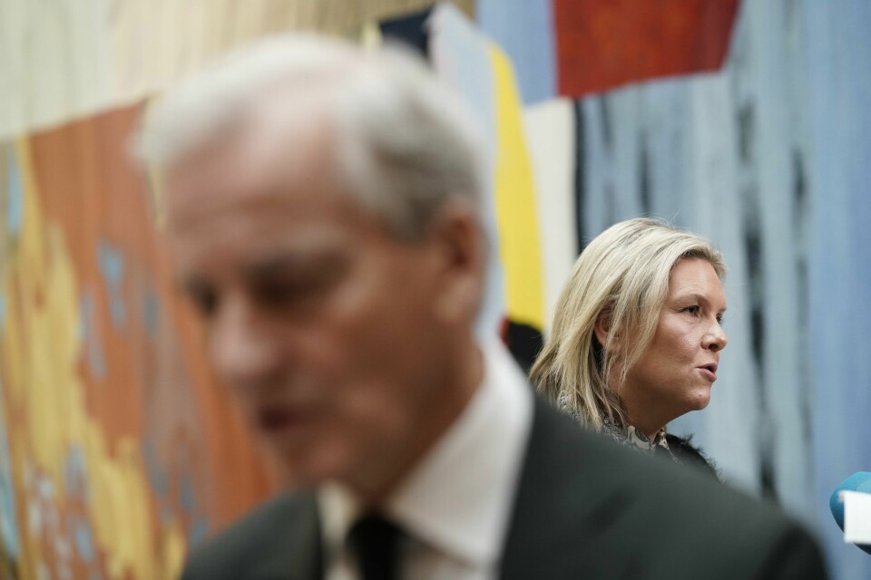 Sylvi Listhaug og Frp setter Arbeiderpartiet og statsminister Jonas Gahr Støre i skyggen i Finnmark. Fremskrittspartiet får to mandater fra fylket, mens Ap kun får ett, ifølge en partimåling. Sylvi Listhaug og Frp setter Arbeiderpartiet og statsminister Jonas Gahr Støre i skyggen i Finnmark. Fremskrittspartiet får to mandater fra fylket, mens Ap kun får ett, ifølge en partimåling. Foto: Cornelius Poppe / NTB