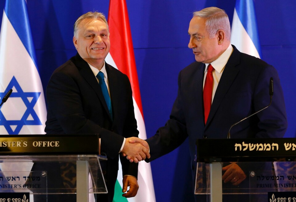 Ungarns statsminister Viktor Orban har invitert sin israelske motpart Benjamin Netanyahu til Ungarn. Ungarns statsminister Viktor Orban har invitert sin israelske motpart Benjamin Netanyahu til Ungarn. Foto: Ariel Schalit / AP / NTB