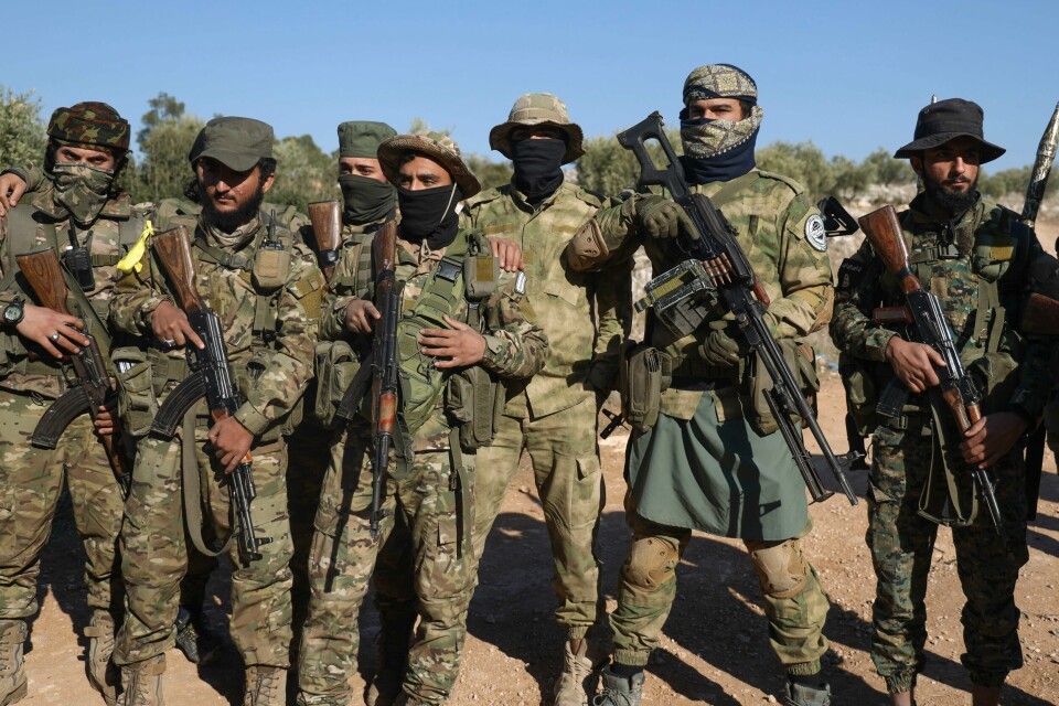 Jihadistgruppa Hayat Tahrir al-Sham (HTS), som tidligere hadde bånd til al-Qaida, har sammen med allierte fraksjoner innledet en storoffensiv nordvest i Syria. Jihadistgruppa Hayat Tahrir al-Sham (HTS), som tidligere hadde bånd til al-Qaida, har sammen med allierte fraksjoner innledet en storoffensiv nordvest i Syria. Foto: AP / NTB