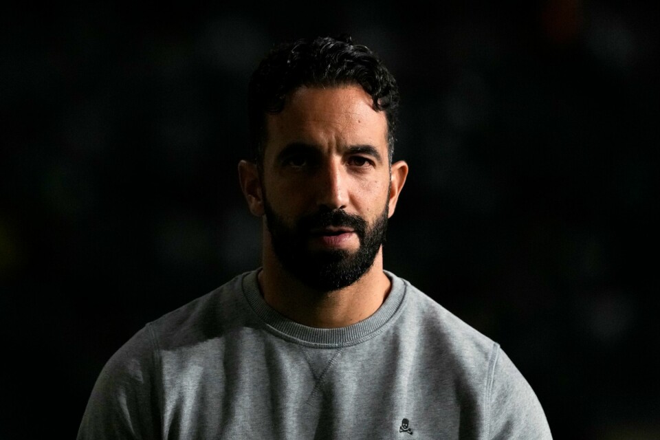 Ruben Amorim møtte fredag mediene for første gang som Manchester United-manager. Ruben Amorim møtte pressen. Foto: Armando Franca / AP / NTB