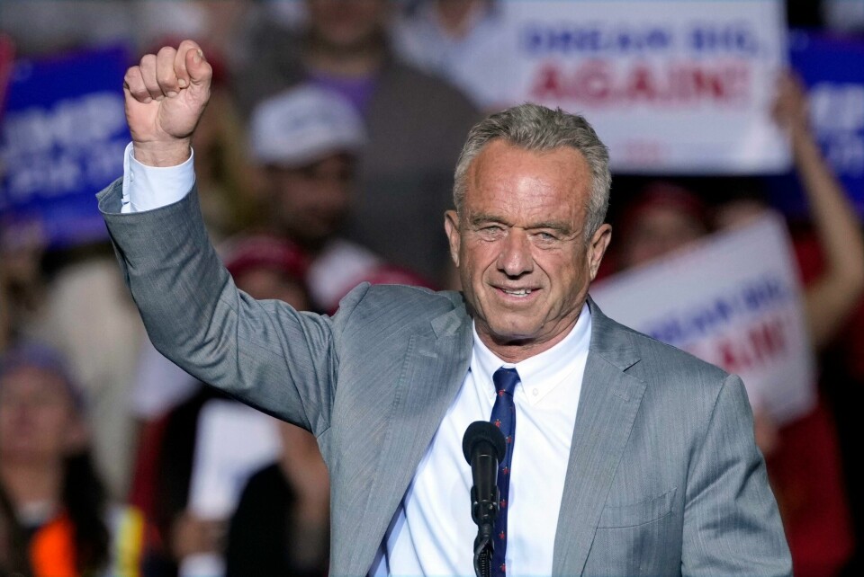 Robert F. Kennedy Jr., ventes å bli USAs neste helseminister, ifølge Politico. Robert F. Kennedy Jr. på et valgmøte for Donald Trump fredag. Foto: Morry Gash / AP / NTB
