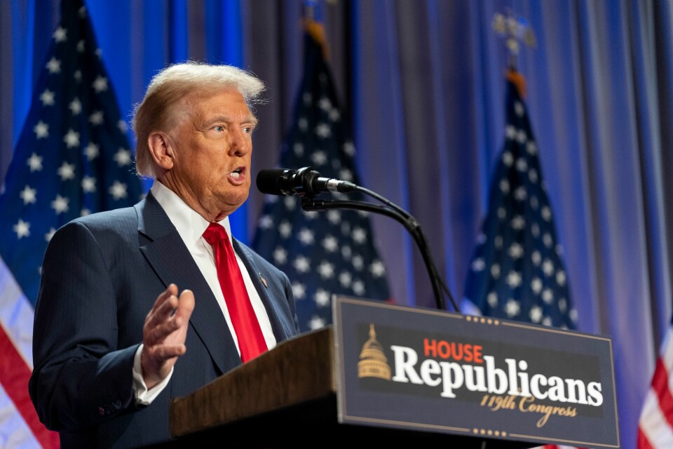 I januar vender Donald Trump tilbake til maktens korridorer i Det hvite hus. Donald Trump på en konferanse i Washington onsdag. Foto: Alex Brandon / AP / NTB
