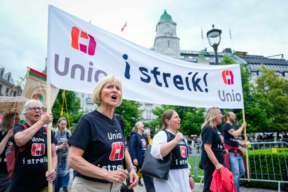 Unio-leder Ragnhild Lied under streikemarkeringen til Unio og Akademikerne foran Stortinget i vår. Ragnhild Lied