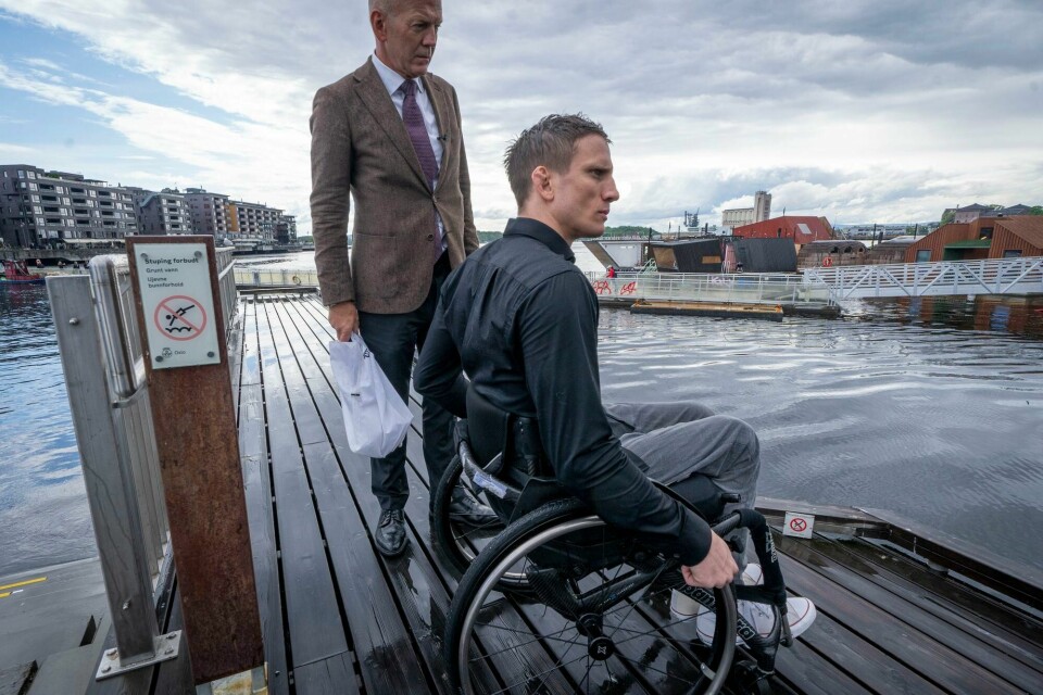 Kampsportutøveren Geir Kåre Nyland og advokat Christian Lundin på befaring sammen med Oslo tingrett på Sørenga i forbindelse med søksmål etter stupe-ulykken til Nyland i 2021. Kampsportutøveren Geir Kåre Nyland og advokat Christian Lundin på befaring sammen med Oslo tingrett på Sørenga i forbindelse med søksmål etter stupe-ulykken til Nyland i 2021.
