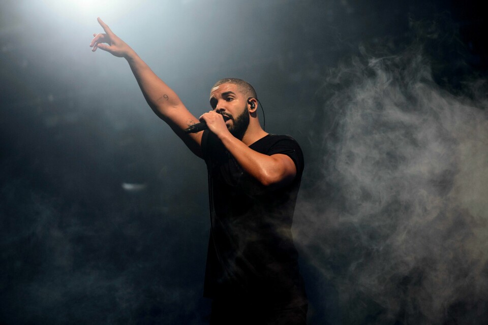 Den canadiske rapperen Drake fortsetter kampen mot «Not Like Us» av Kendrick Lamar. Den canadiske rapperen Drake fortsetter kampen mot «Not Like Us» av Kendrick Lamar. Foto: Jonathan Short / Invision / AP / NTB