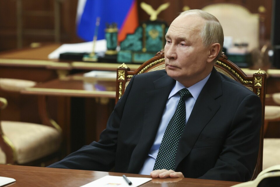 Russlands president Vladimir Putin undertegnet tirsdag formelt landets nye atomvåpendoktrine. Russlands president Vladimir Putin undertegnet tirsdag formelt landets nye atomvåpendoktrine. Foto: Sputnik / AP / NTB