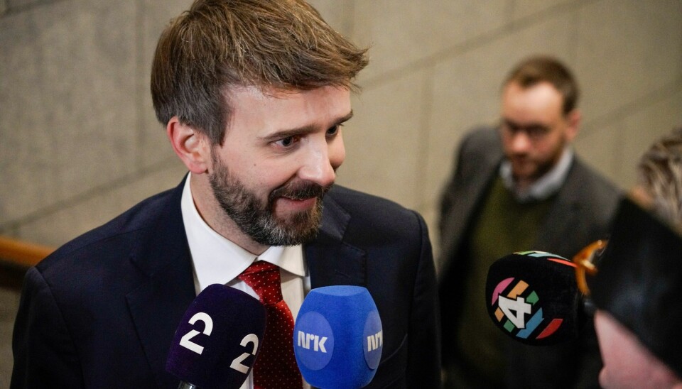 Helse- og omsorgsminister Jan Christian Vestre (Ap) sender støtterklæring til Støre på vei inn for å være til stede når Stortinget behandler ny abortlov. Oslo 20241203. Helse- og omsorgsminister Jan Christian Vestre (Ap) er tilstede når Stortinget behandler ny abortlov.Foto: Thomas Fure / NTB