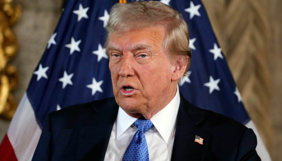 Påtroppende president Donald Trump uttalte på en pressekonferanse i Palm Beach, at amerikanske myndigheter vet hva de mystiske lysene er, men ikke vil dele det med allmennheten. Påtroppende president Donald Trump uttalte på en pressekonferanse i Palm Beach, at amerikanske myndigheter vet hva de mystiske lysene er, men ikke vil dele det med allmennheten.