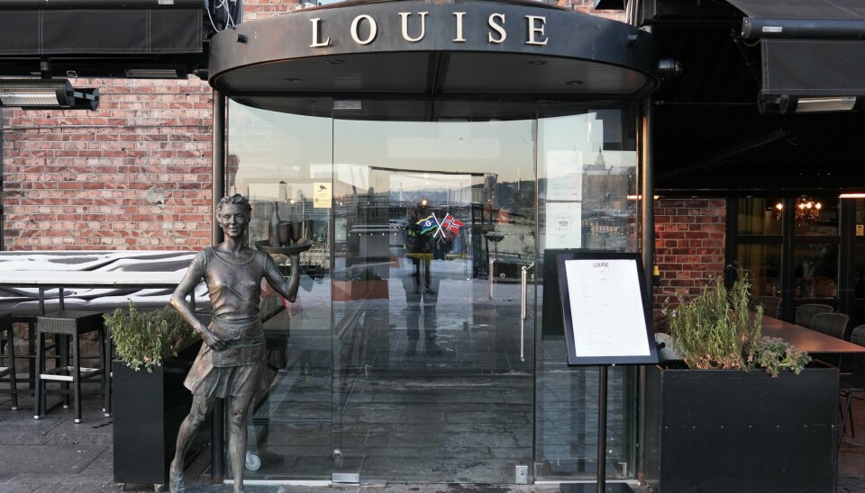 Et julebord på utestedet Louise på Aker Brygge i Oslo er opphavet til de fleste omikronsmittetilfellene i Norge. Oslo kommune har bedt alle som var på Louise Restaurant & Bar på Aker Brygge fredag 26. november i tidsrommet 22.30 til 03.00, om å teste seg.Foto: Ole Berg-Rusten / NTB