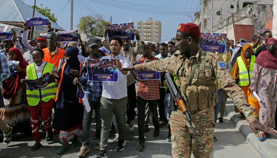 Tusenvis av mennesker demonstrerte i januar i Somalias hovedstad Mogadishu i protest mot avtalen mellom Etiopia og utbryterregionen Somaliland. Tusenvis av mennesker demonstrerte i januar i Somalias hovedstad Mogadishu i protest mot avtalen mellom Etiopia og utbryterregionen Somaliland. Foto: Farah Abdi Warsameh / AP / NTB