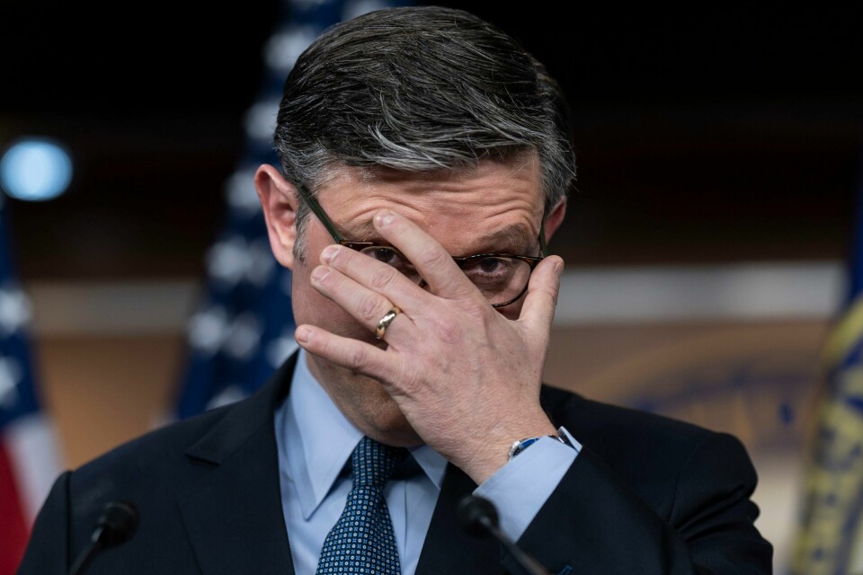 Representantenes hus avviste et Trump-støttet forslag til videre finansiering av statsapparatet. Fristen for å finne en løsning er midnatt fredag. Det var det andre forslaget speaker Mike Johnson har lagt fram denne uka. Representantenes hus avviste et Trump-støttet forslag til videre finansiering av statsapparatet. Fristen for å finne en løsning er midnatt fredag. Det var det andre forslaget speaker Mike Johnson har lagt fram denne uka. Foto: J. Scott Applewhite / AP / NTB