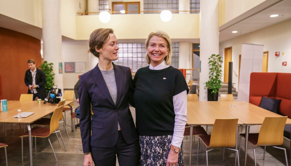 Idrettspresident Berit Kjøll i møte med kultur- og likestillingsminister Anette Trettebergstuen (Ap) i november. Kultur- og likestillingsminister Anette Trettebergstuen og president i Norges idrettsforbund, Berit Kjøll. Foto: Stian Lysberg Solum / NTB