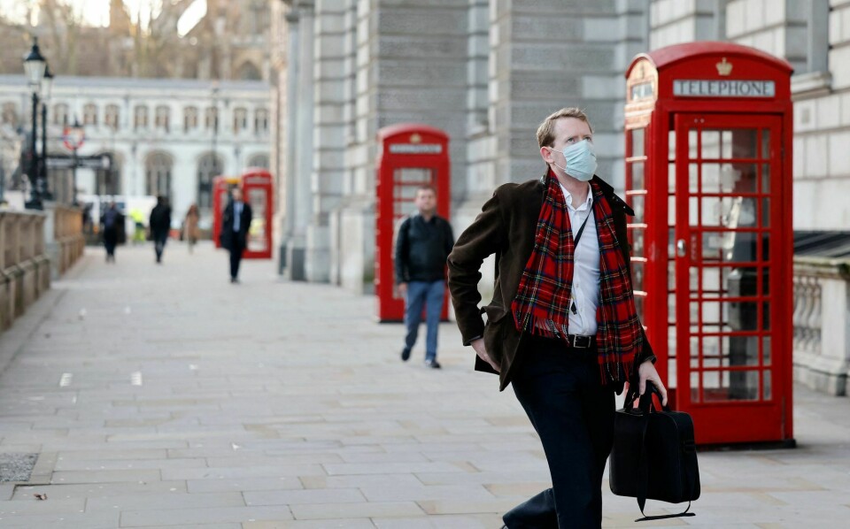 Først nådde smittebølgen toppen i London, og nå har også resten av Storbritannia passert smittetoppen, ifølge en oversikt. Først nådde smittebølgen toppen i London, og nå har også resten av Storbritannia passert smittetoppen, ifølge en oversikt.