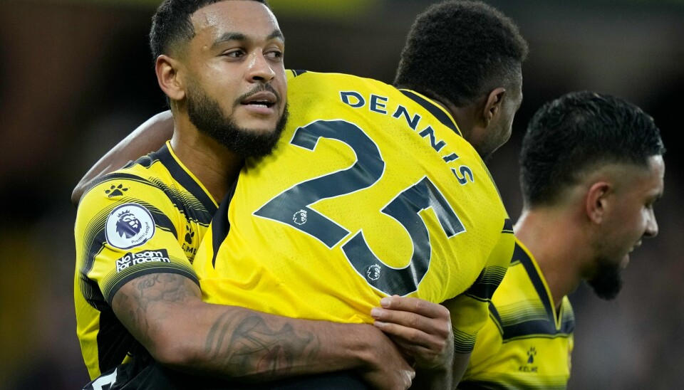 Joshua King og Watford spiller ikke onsdag på grunn av koronasmitte i klubben. Joshua King, her fra kampen mot Manchester United forrige runde, scoret igjen. Foto: Frank Augstein / AP / NTB