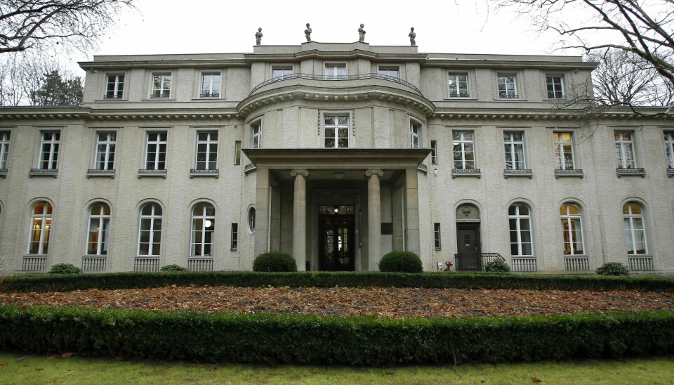 Wannsee-konferansen i januar 1942 beseglet jødenes skjebne. Hit kom 15 tyske offiserer og embedsmenn for å legge en plan for massemordet. .