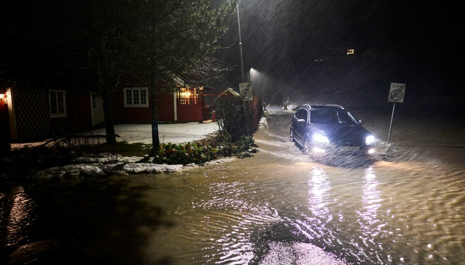 Januar 2022 ble en måned med mye vær. Her fra da Kvamsbekken på Fannrem i Orkland kommune flommet over under ekstremværet Gyda. Januar 2022 ble en måned med mye vær. Her fra da Kvamsbekken på Fannrem i Orkland kommune flommet over under ekstremværet Gyda. Foto: Ole Martin Wold / NTB