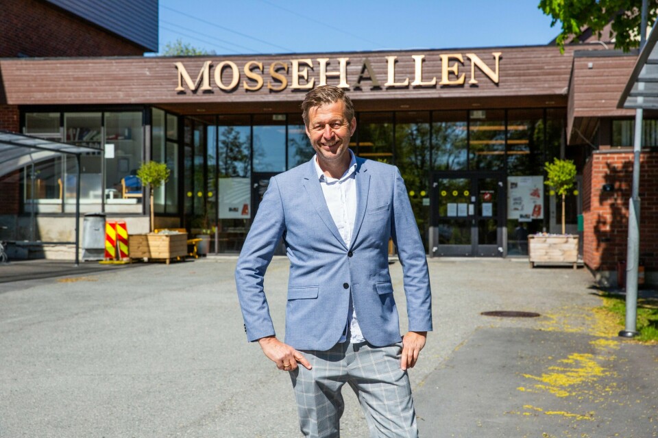 Finn-Erik Blakstad har tidligere vært fylkesleder for Østfold Venstre og sittet som representant i den gamle fylkeskommunen. Sistnevnte mener han var den mest sjokkerende opplevelsen han noen gang har hatt som politiker. – Ingen visste hva vi drev med, sier han. Finn-Erik Blakstad har tidligere vært fylkesleder for Østfold Venstre og sittet som representant i den gamle fylkeskommunen. Sistnevnte mener han var den mest sjokkerende opplevelsen han noen gang har hatt som politiker. – Ingen visste hva vi drev med, sier han.