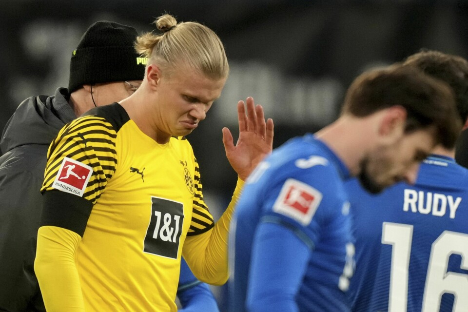 Erling Braut Haaland sliter med en muskelskade. Dortmund vil slippe inn flere på kampene for å se Erling Braut Haaland og lagkameratene i aksjon. Foto: Michael Probst / AP / NTB