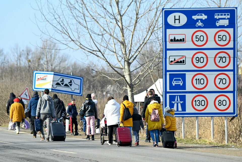 850.000 ukrainere er på flukt etter at Russland invaderte landet. Her ved grensen til Ungarn. 850.000 ukrainere er på flukt etter at Russland invaderte landet. Her ved grensen til Ungarn.