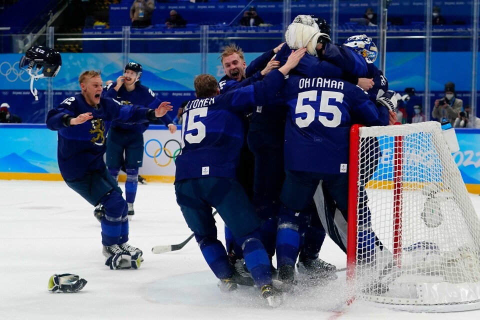 Finsk jubel etter at OL-finalen mot russerne er avgjort søndag. Finsk jubel etter at OL-finalen mot russerne er avgjort søndag.
