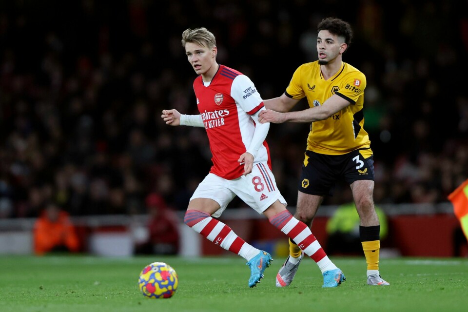 Martin Ødegaard hadde god kontroll i store deler av oppgjøret mot Wolverhampton. Her sklir han forbi Wolves-spiller Rayan Aït-Nouri. Martin Ødegaard hadde god kontroll i store deler av oppgjøret mot Wolverhampton. Her sklir han forbi Wolves-spiller Rayan Aït-Nouri. Foto: Ian Walton / AP / NTB