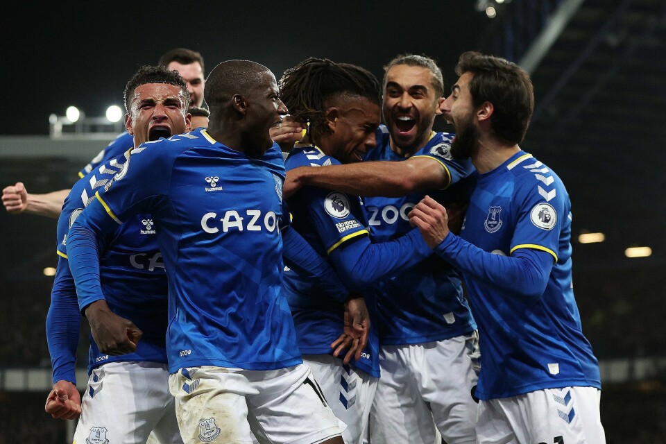 Everton sikret seg en særdeles viktig seier i en høydramatisk kamp mot Newcastle torsdag kveld. Everton sikret seg en særdeles viktig seier i en høydramatisk kamp mot Newcastle torsdag kveld.