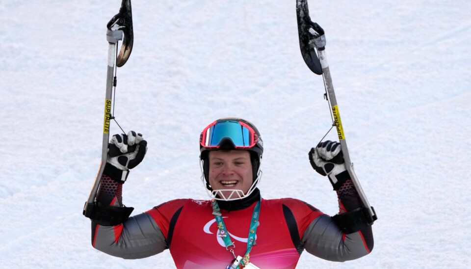Jesper Saltvik Pedersen jublet for nok et gull i alpinbakken i Yanqing. Jesper Saltvik Pedersen jublet for nok et gull i alpinbakken i Yanqing. Foto: Andy Wong / AP / NTB