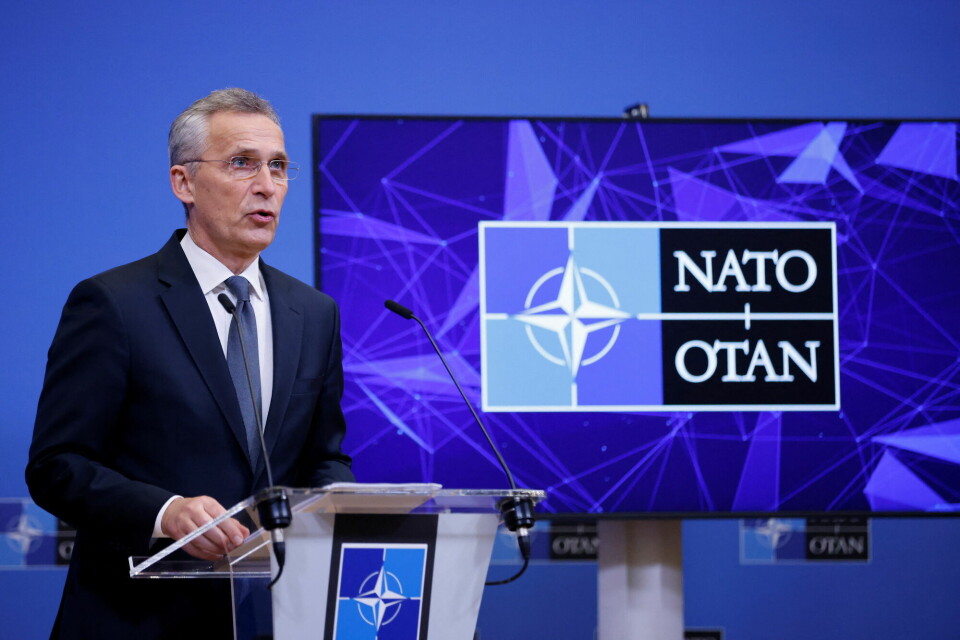 Alle landene i Nato må være enige om at artikkel 5 skal utløses. Det er ikke nok at bare ett land ønsker dette. Et slikt spørsmål avgjøres i et ekstraordinært møte i Det nordatlantiske råd, som ledes av generalsekretær Jens Stoltenberg. Alle landene i Nato må være enige om at artikkel 5 skal utløses. Det er ikke nok at bare ett land ønsker dette. Et slikt spørsmål avgjøres i et ekstraordinært møte i Det nordatlantiske råd, som ledes av generalsekretær Jens Stoltenberg.