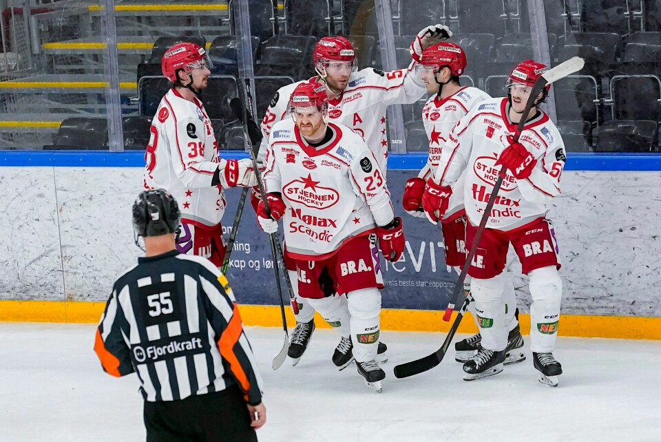 Stjernen slo Lillehammer og holder med det sluttspilldrømmen i live hockeyspillere fra stjernen feirer