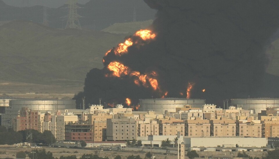 Det har oppstått en voldsom brann i et oljedepot i Jeddah i Saudi-Arabia. Foto: Hassan Ammar / AP / NTB Det har oppstått en voldsom brann i et oljedepot i Jeddah i Saudi-Arabia. Foto: Hassan Ammar / AP / NTB