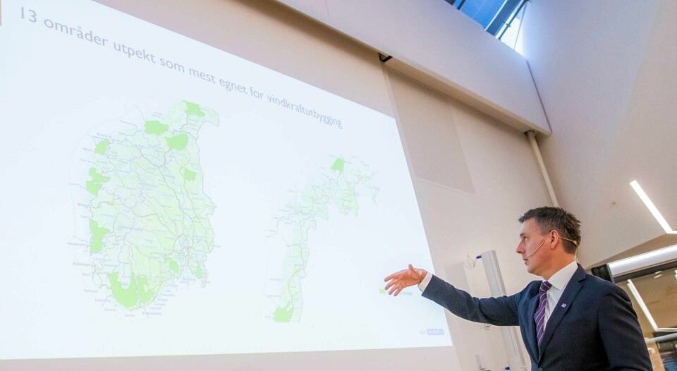 Vassdrags- og energidirektør Ketil Lund presenterer den nasjonal rammen for vindkraft på land under et miniseminar i Oslo mandag formiddag.