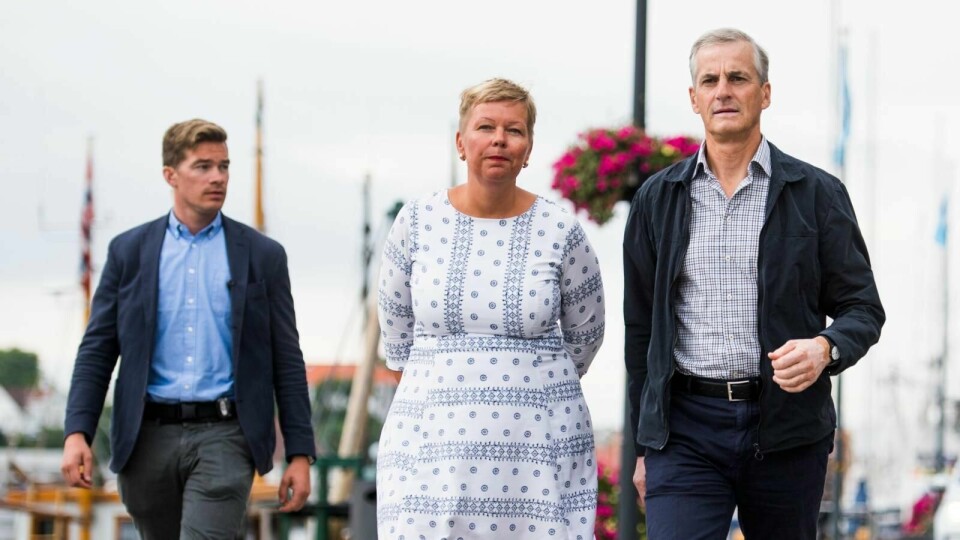 Stortinget oppdaget i desember at Hege Haukeland Liadal (midten) – her sammen med Ap-leder Jonas Gahr Støre – konsekvent oppførte for mange kilometer når hun krevde godtgjørelse for reiser mellom Oslo og Haugesund. Hun sier hun trodde hun hadde rundet nedover.
