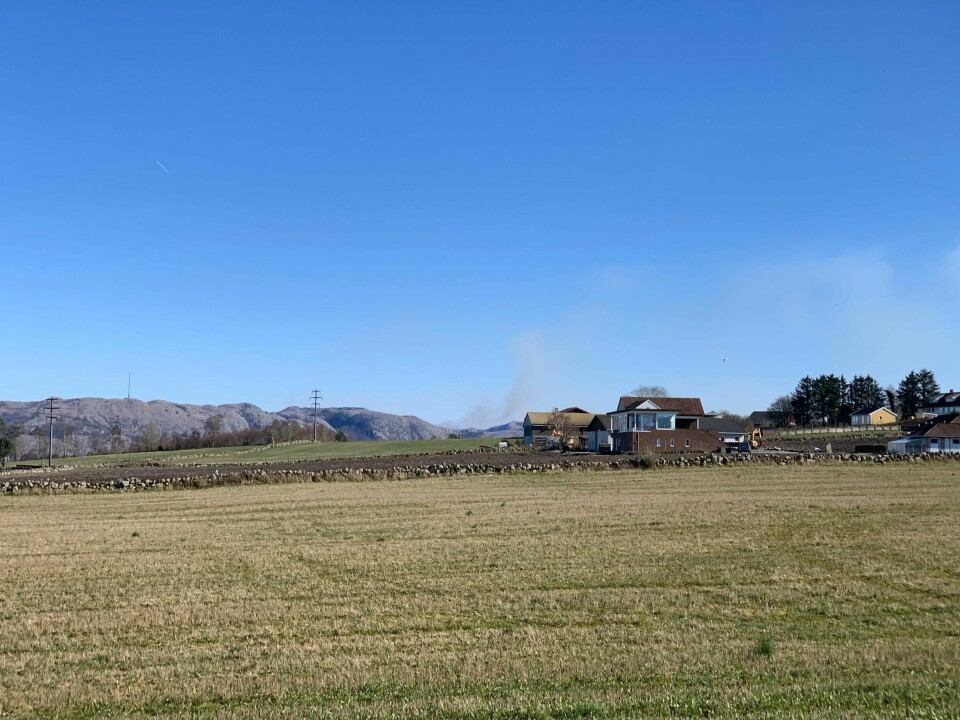 Brannen i Gjesdal var synlig fra Ullandhaug i Stavanger lørdag ettermiddag. Foto: Tore Bruland