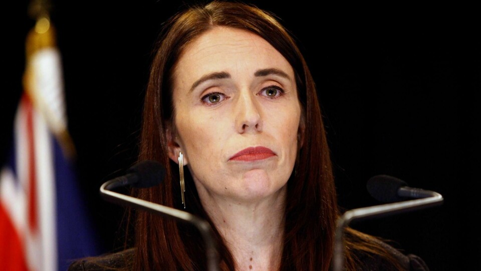 New Zealands statsminister Jacinda Ardern sier hennes regjering ikke sitter på opplysninger som underbygger en mulig kobling mellom moskéskytingen i Christchurch og angrepene på Sri Lanka.