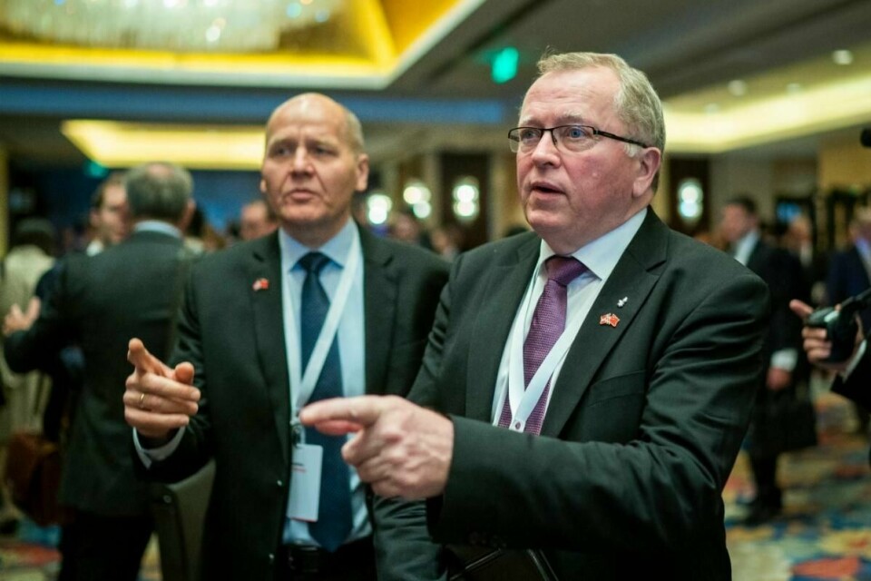 Telenor sjef Sigve Brekke (tv) og Equinor sjef Eldar Sætre under Norway – China Business Summit 2018 i Beijing i 2018.