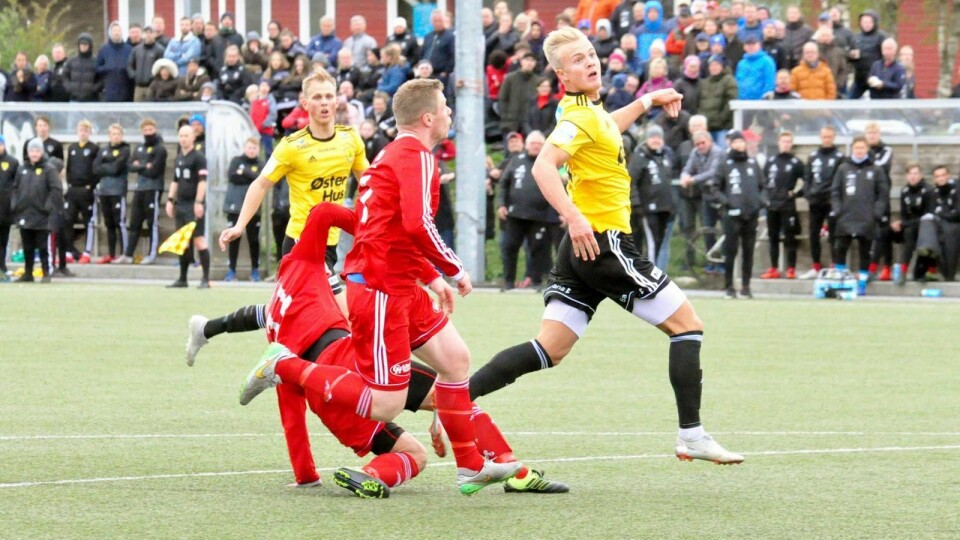 Sola og Jonatan Braut Brunes har ikke hatt en god uke. Her fra cuptapet mot Hinna. FOTO: ESPEN IVERSEN
