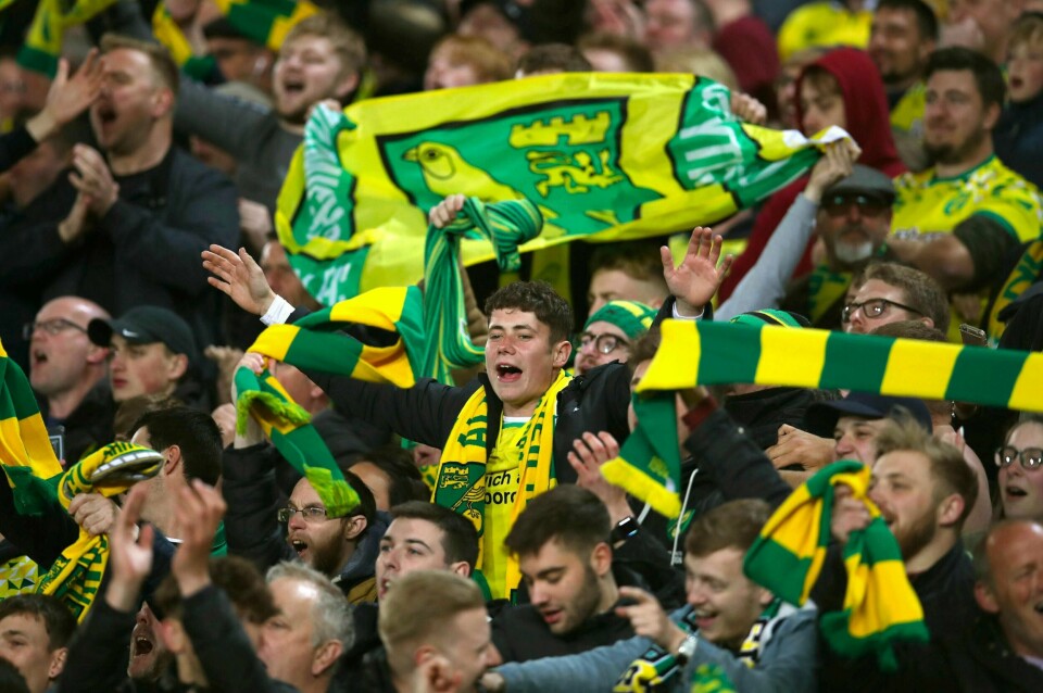 Norwich-fans jubler etter at opprykket til Premier League ble klart. Søndag ble Norwich seriemestere i mesterskapsserien.