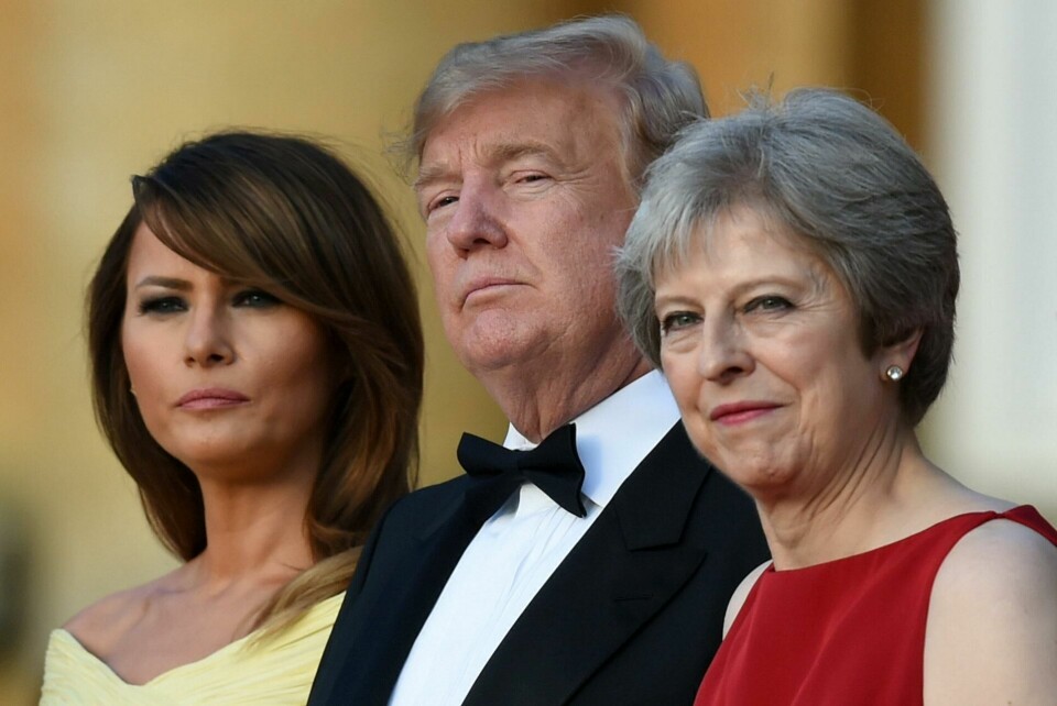 PÅ VEI UT: Trump møter en statsminister på vei ut. Her ekteparet Trump med Theresa May under besøket i fjor. FOTO: NTB SCANPIX PÅ VEI UT: Trump møter en statsminister på vei ut. Her ekteparet Trump med Theresa May under besøket i fjor. FOTO: NTB SCANPIX