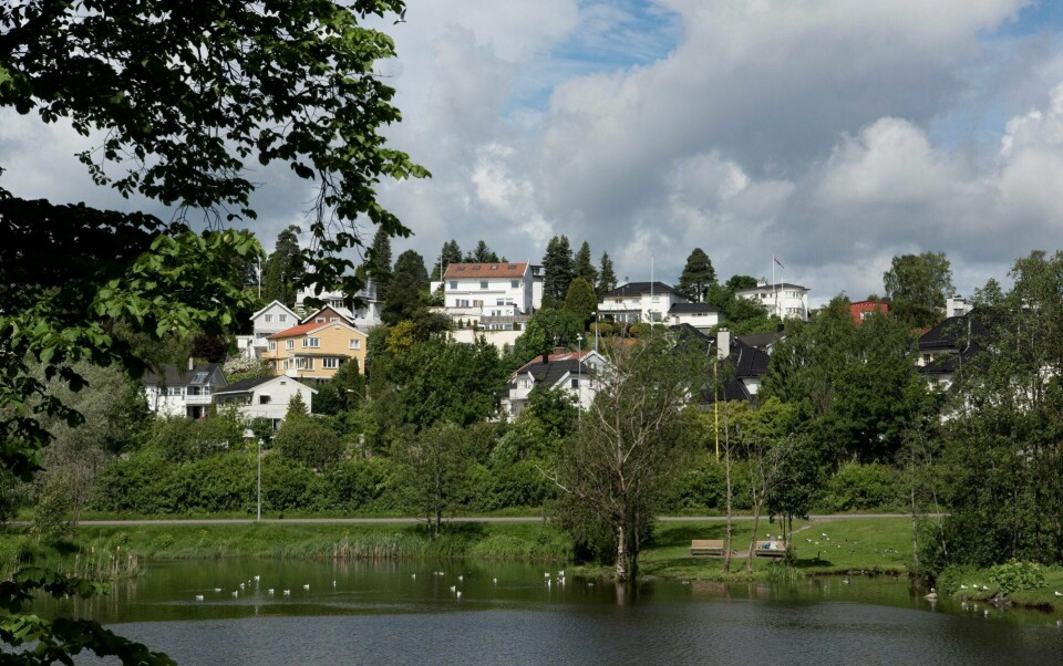 IDYLL: På Smestad bor det over tusen mennesker, i småhus, rekkehus og lavblokk. De ble neppe tatt med på råd da bygningsmyndighetene ønsket å skape fortetting... FOTO: MIMSY MØLLER