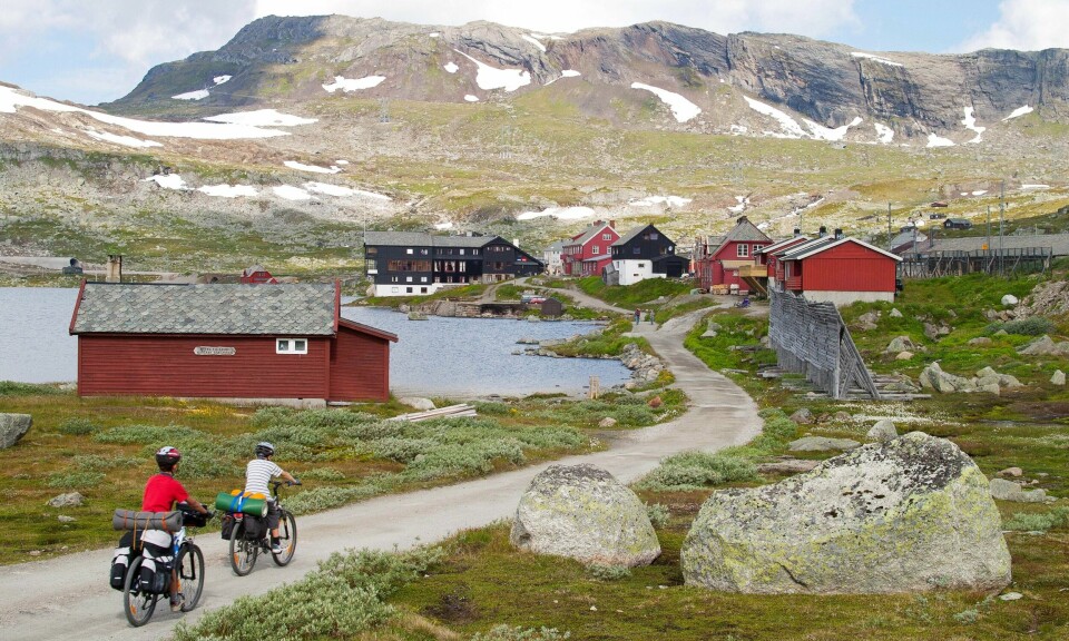 UTILGJENGELIG: Det er fint på Finse og andre steder langt fra storbyene i Norge, men hvordan skal du komme dit med sykkel? I dag er det klare begrensninger i hvor mange sykler NSB tillater på strekningene selskapet trafikkerer. FOTO: ESPEN BRATLIE/NTB SCANPIX