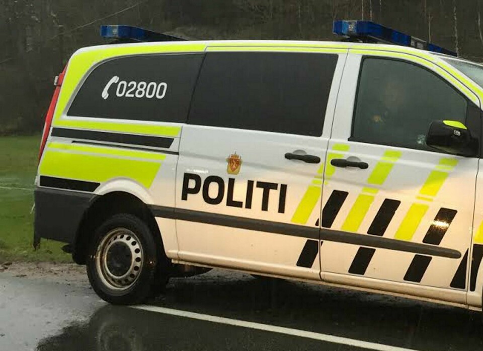 Mann falt fra lastebil