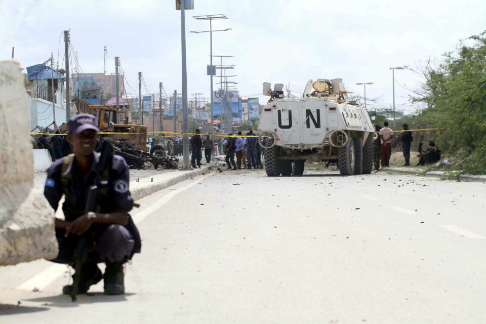 UROLIG: Somalia regnes som en av de sårbare statene i Afrika. En FN-soldat holder utkikk etter et selvmordsangrep i Mogadishu i sommer. FOTO: ISAMIL TAXTA/NTB SCANPIX