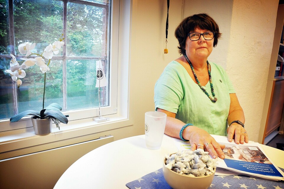 Hovedtillitsvalgt i NSF Stavanger, Kirsten Harstad, melder om en utfordrende arbeidshverdag for sykepleiere på sykehjem og i hjemmesykepleie. – Turnover er større i Stavanger enn i andre kommuner. Det er skremmende, sier hun og ber kommunen sette inn tiltak som gjør at sykepleiere ønsker å bli værende. Foto: Kjersti Riiber