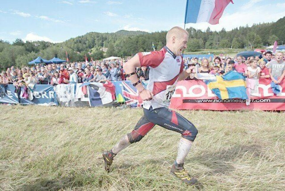 Olav Lundanes løper inn til VM-bronse på langdistanse i orientering i italienske Lavarone. FOTO: NTB SCANPIX
