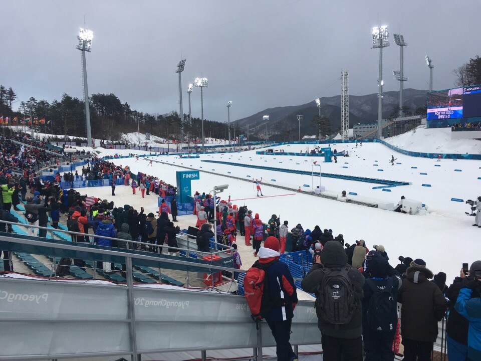 Det uvirkelige blir virkelig: Simen Hegstad Krüger kommer helt alene over målstreken i Alpensia skisenter, Pyeongchang i Sør-Korea i Asia. Det uvirkelige blir virkelig: Simen Hegstad Krüger kommer helt alene over målstreken i Alpensia skisenter, Pyeongchang i Sør-Korea i Asia.
