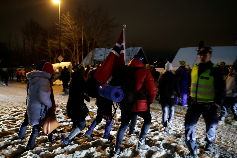 Folk måtte finne seg alternative veier ned mot sentrum. Folk måtte finne seg alternative veier ned mot sentrum.