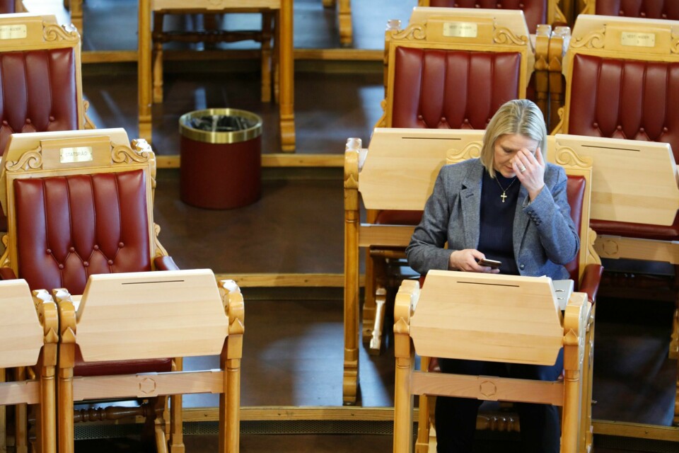 En samlet opposisjon på Stortinget vedtok i dag sterk kritikk mot justisminister Sylvi Listhaug.