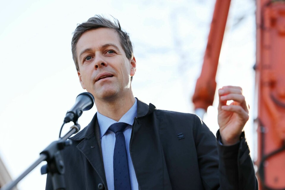 Nasjonal transportplan har est ut til en urealistisk ønskeliste. Samferdselsminister Knut Arild Hareide (KrF) vet han vil skuffe når han nå strammer inn. Ramstadsletta 20201103. Samferdselsminister Knut Arild Hareide (KrF) under anleggsstarten for Lysaker–Ramstadsletta som er første byggetrinn av E18 Vestkorridoren. Prosjektet omfatter rundt 4,4 kilometer hovedvei med kollektivfelt. Det bygges også ny sykkelvei. I tillegg blir det ny fylkesvei mellom Gjønnes og E18 og ny forbindelse fra Strand til Fornebu.Foto: Ørn E. Borgen / NTB